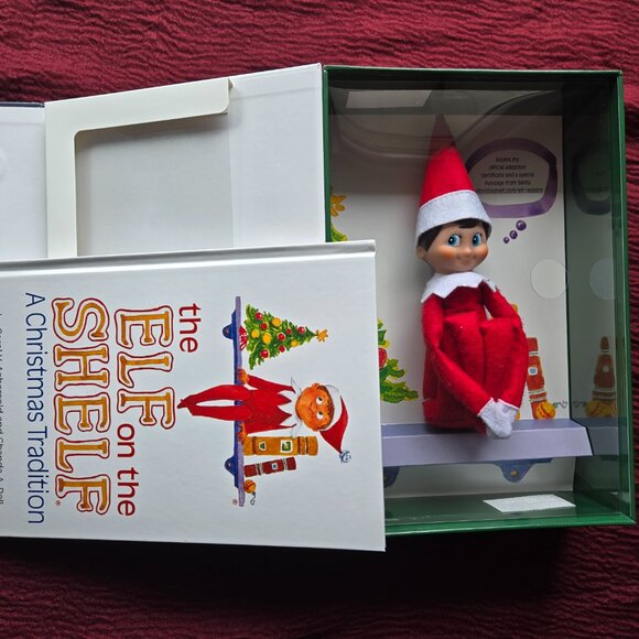 Elf on the Shelf Boy Doll and Book for a Childs Christmas Memories (NWT) - Picture 3 of 6